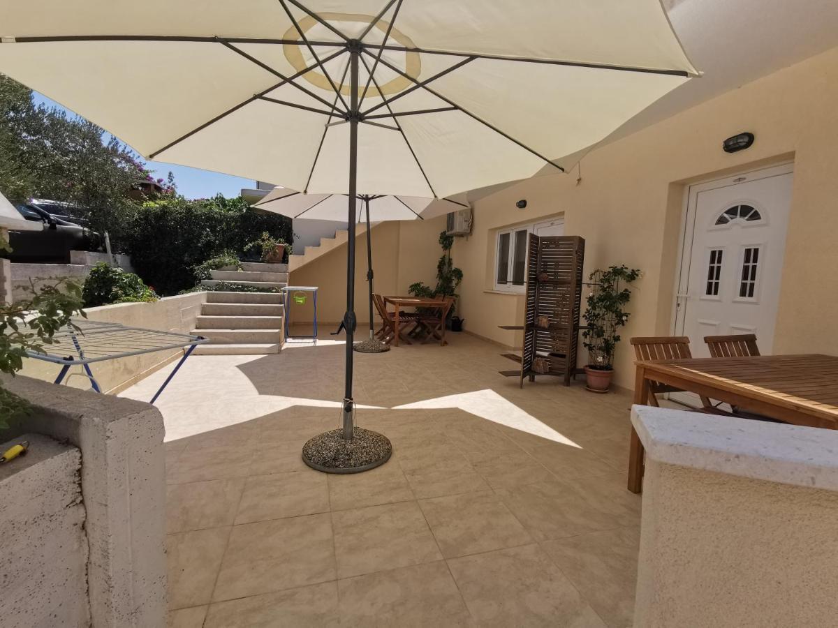 Apartmani Kronjac Milna  Esterno foto