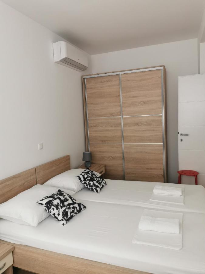 Apartmani Kronjac Milna  Esterno foto