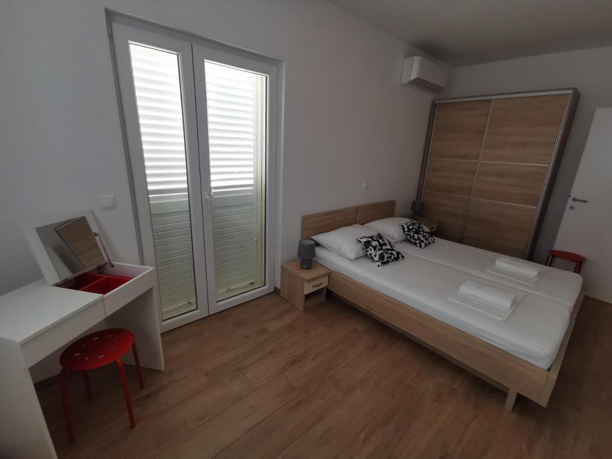 Apartmani Kronjac Milna  Esterno foto