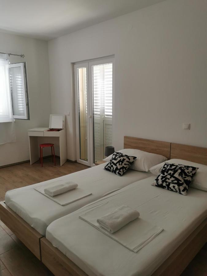 Apartmani Kronjac Milna  Esterno foto