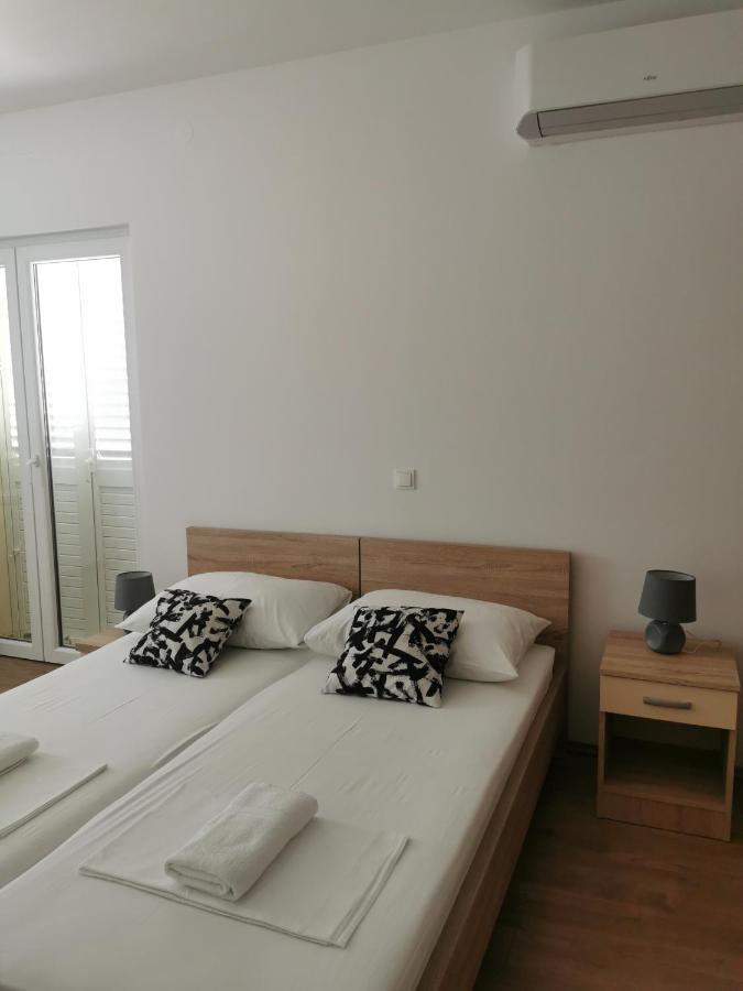 Apartmani Kronjac Milna  Esterno foto