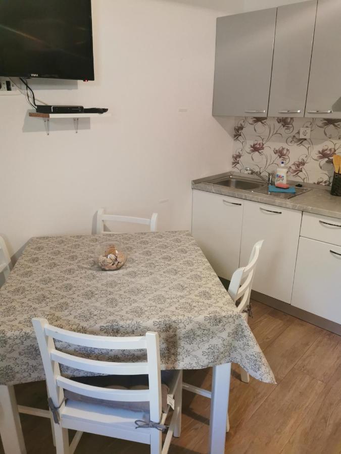 Apartmani Kronjac Milna  Esterno foto