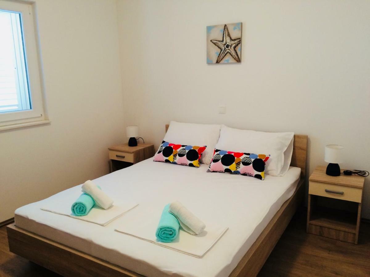 Apartmani Kronjac Milna  Esterno foto