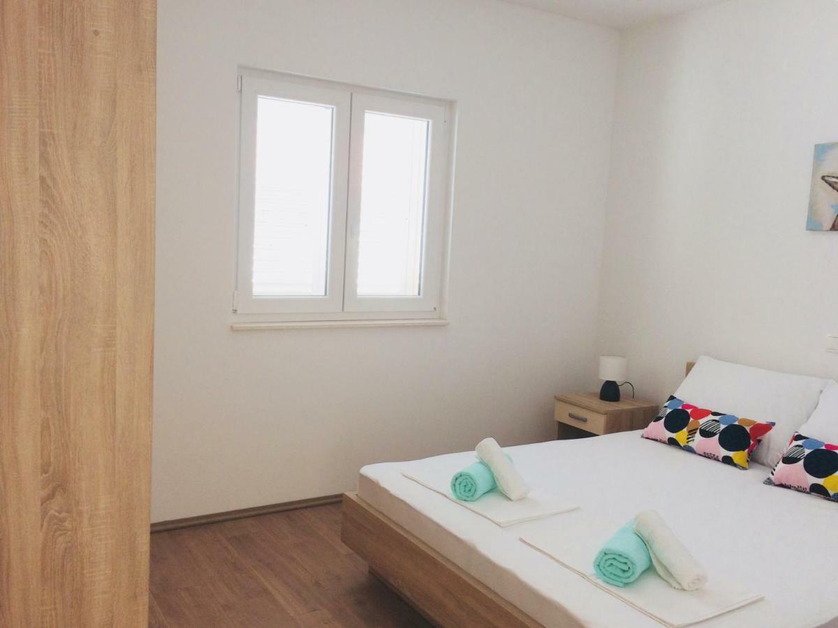 Apartmani Kronjac Milna  Esterno foto
