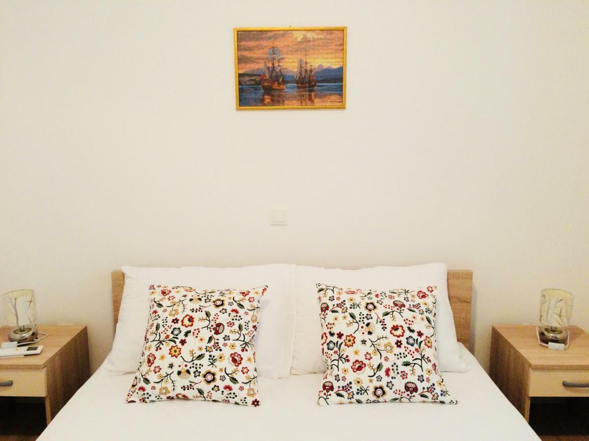 Apartmani Kronjac Milna  Esterno foto