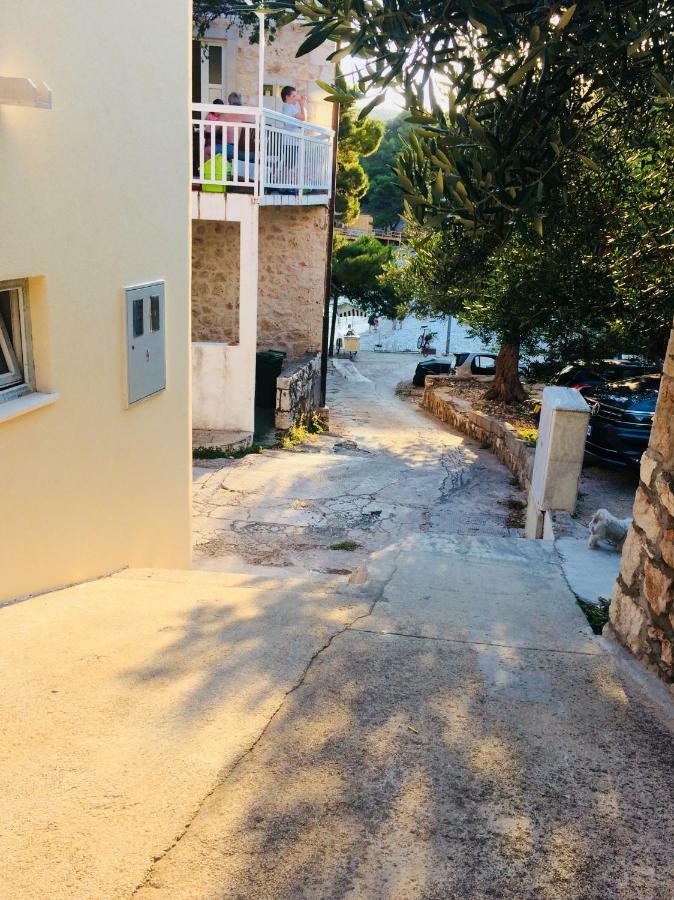 Apartmani Kronjac Milna  Esterno foto