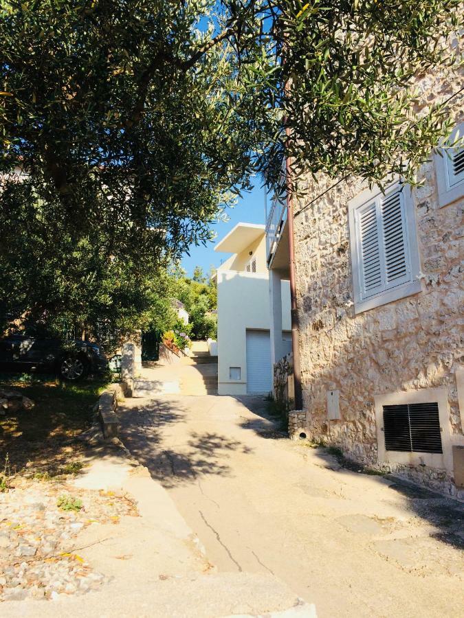 Apartmani Kronjac Milna  Esterno foto